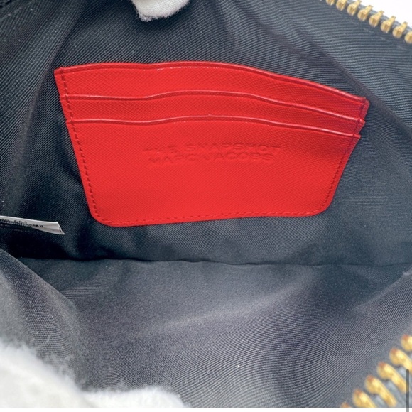 Marc Jacobs Snap Shot Heart Print Wristlet NWOT - Picture 8 of 9